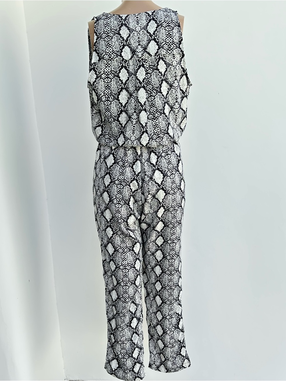 Veronica M Black & Tan Snake-Print Sleeveless Cropped Jumpsuit - Picture 5 of 6